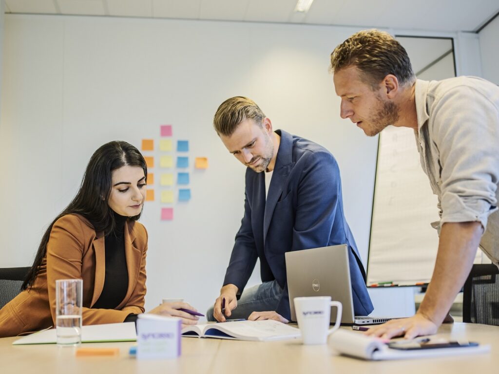 Collega's in overleg